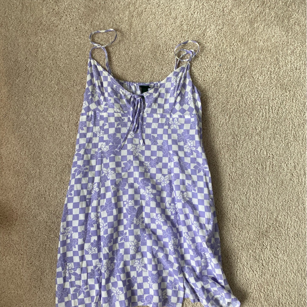 Purple and white mini dress with pockets!